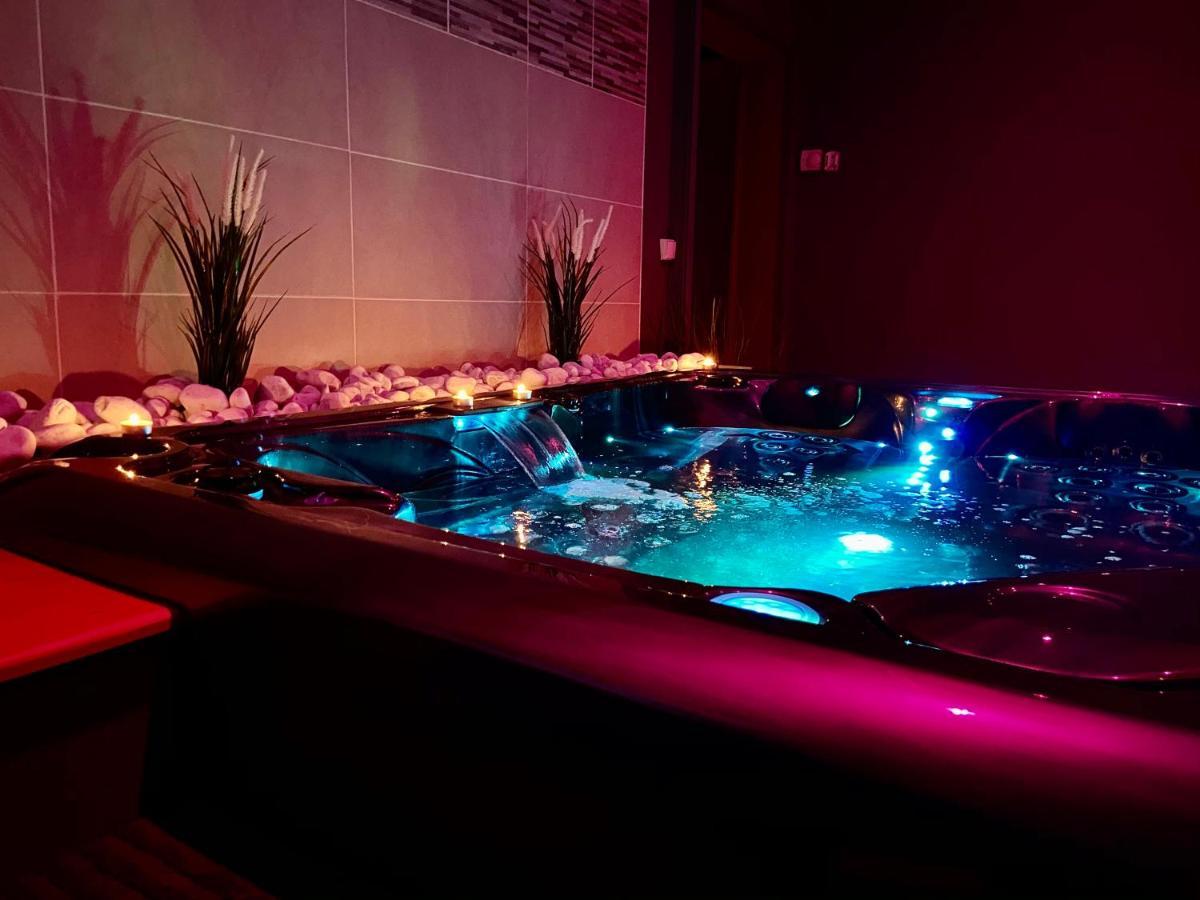 Suite Avec Jacuzzi Et Sauna Privee Эврё Экстерьер фото