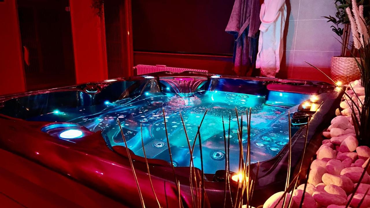Suite Avec Jacuzzi Et Sauna Privee Эврё Экстерьер фото